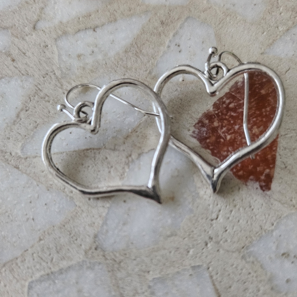 ♡ Heart Dangle Silver Tone Earrings♡